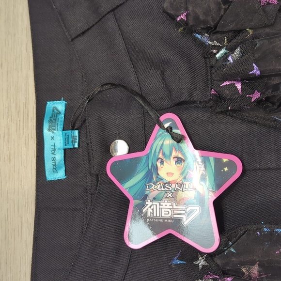 Dolls Kill Hatsune Miku Shorts - Picture 2 of 13